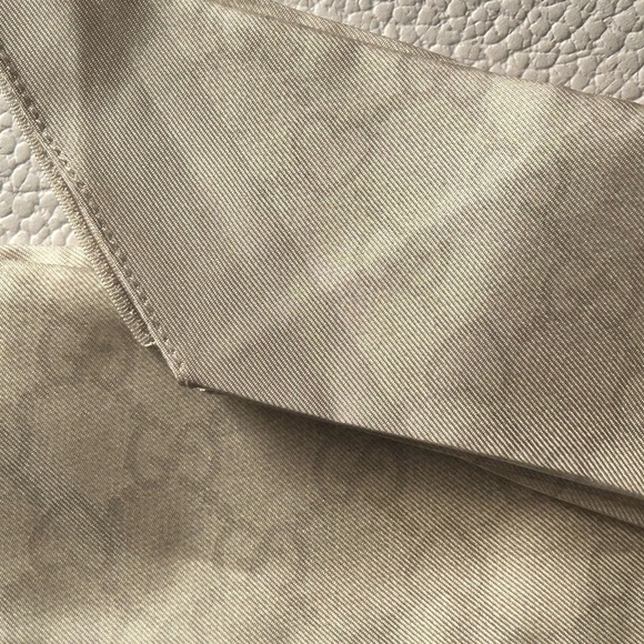 Gucci Accessories - Gucci Silk Twilly